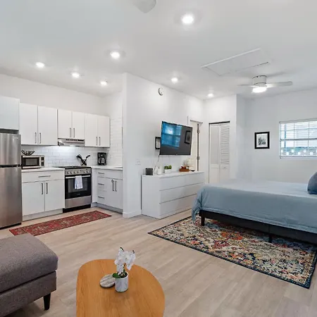 Courtyard Cottage- 15 Min Walk To Downtown